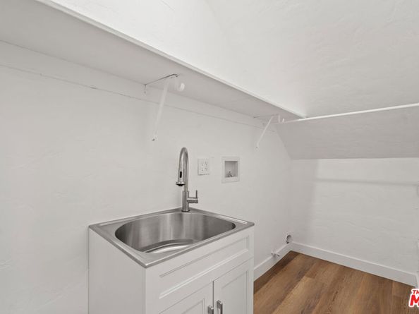 511 N Hobart Boulevard, Los Angeles CA 90004