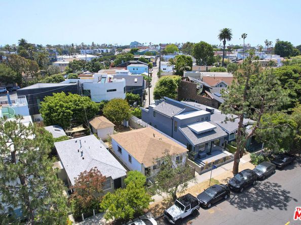 1308 Cabrillo Avenue, Venice CA 90291