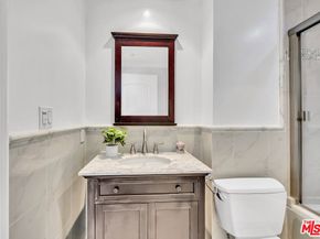927 S Wooster Street 2, Los Angeles CA 90035