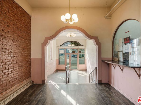 2731 Beverly Boulevard, Los Angeles CA 90057