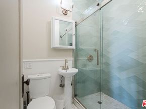 2731 Beverly Boulevard, Los Angeles CA 90057