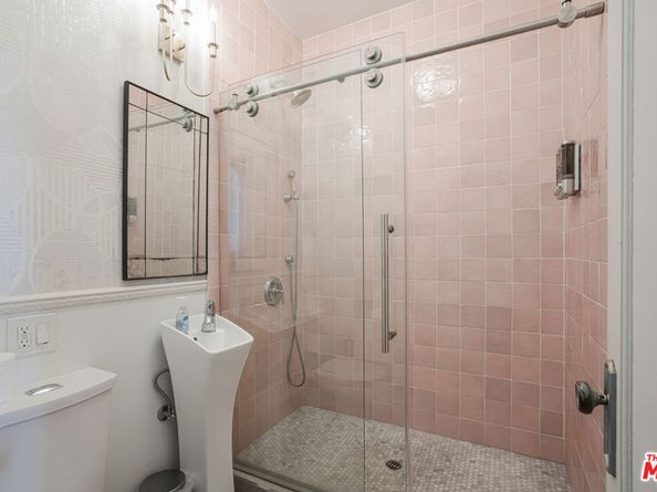 2731 Beverly Boulevard, Los Angeles CA 90057