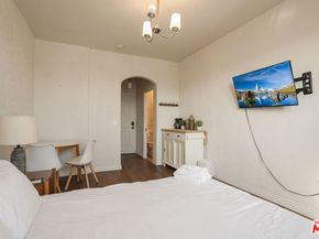 2731 Beverly Boulevard, Los Angeles CA 90057