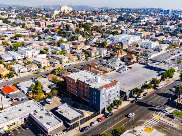 2731 Beverly Boulevard, Los Angeles CA 90057