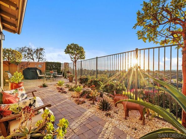 6685 Sweetclover Lane, Carlsbad CA 92011