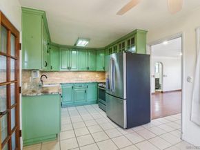 8800 Gardena Rd, Lakeside CA 92040