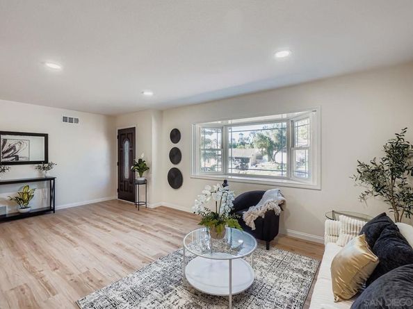 251 Thrasher Way, El Cajon CA 92020