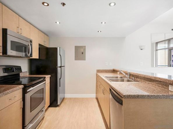 425 W Beech St 1003, San Diego CA 92101