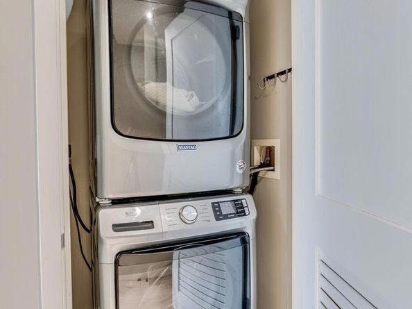 700 W E St 2404, San Diego CA 92101