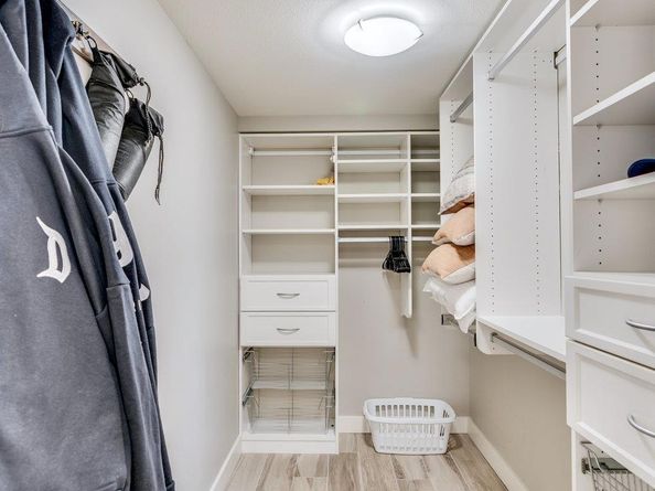 700 W E St 2404, San Diego CA 92101