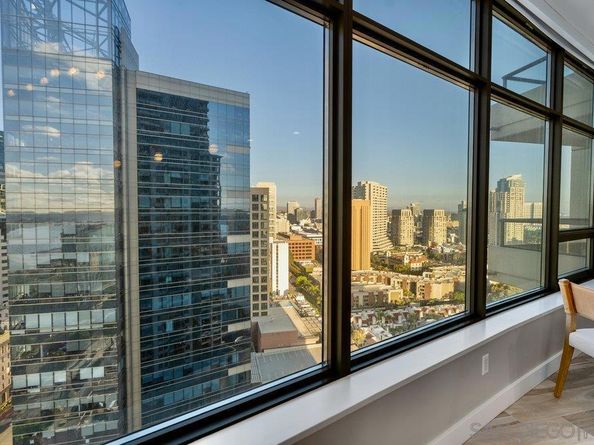 700 W E St 2404, San Diego CA 92101