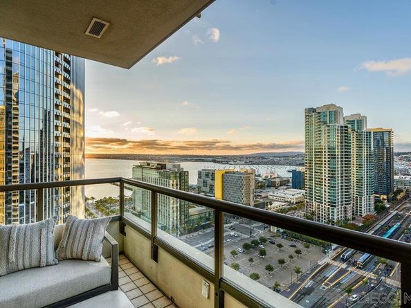 700 W E St 2404, San Diego CA 92101