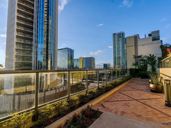 700 W E St 2404, San Diego CA 92101