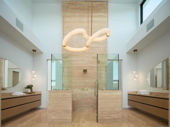 6283 La Jolla Scenic Drive S, San Diego CA 92037