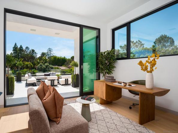 6283 La Jolla Scenic Drive S, San Diego CA 92037