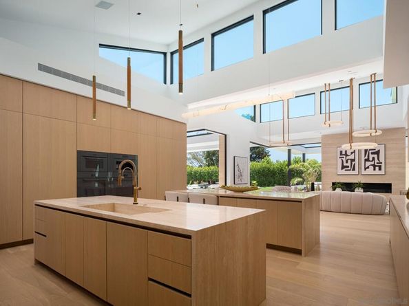 6283 La Jolla Scenic Drive S, San Diego CA 92037