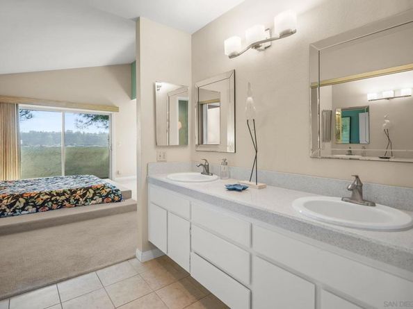 6635 Canyon Rim Row 182, San Diego CA 92111