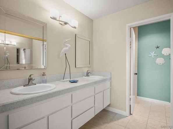 6635 Canyon Rim Row 182, San Diego CA 92111