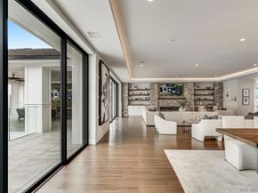 6389 Castejon, La Jolla CA 92037