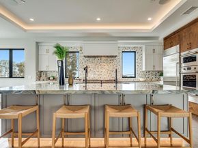 6389 Castejon, La Jolla CA 92037