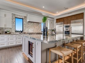 6389 Castejon, La Jolla CA 92037