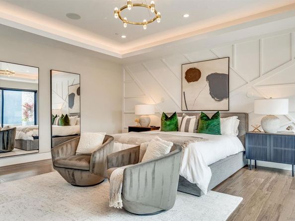 6389 Castejon, La Jolla CA 92037