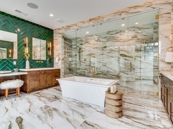 6389 Castejon, La Jolla CA 92037