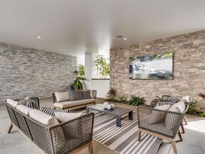 6389 Castejon, La Jolla CA 92037