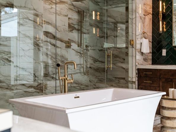 6389 Castejon, La Jolla CA 92037