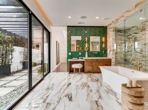 6389 Castejon, La Jolla CA 92037