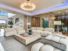 6389 Castejon, La Jolla CA 92037