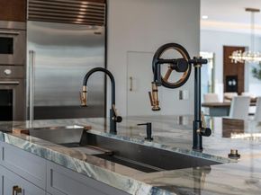 6389 Castejon, La Jolla CA 92037