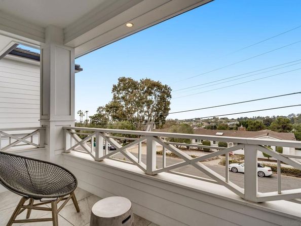 6389 Castejon, La Jolla CA 92037