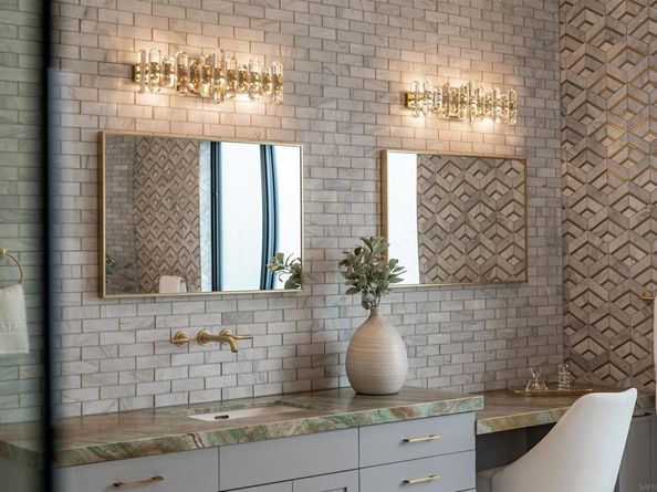 6389 Castejon, La Jolla CA 92037