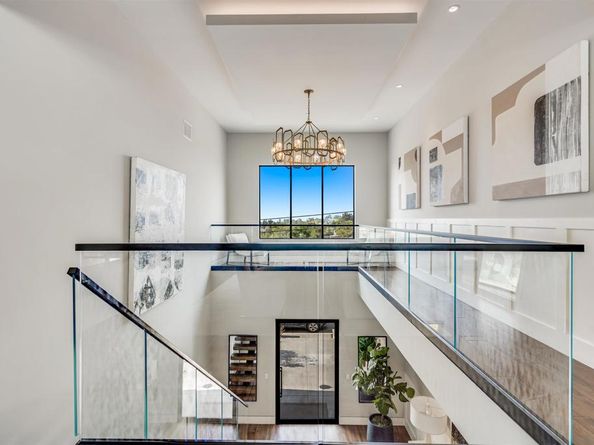 6389 Castejon, La Jolla CA 92037