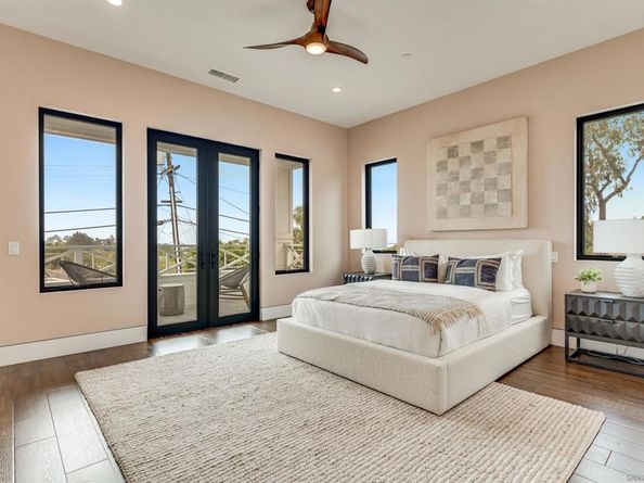 6389 Castejon, La Jolla CA 92037