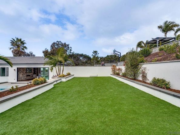 6389 Castejon, La Jolla CA 92037