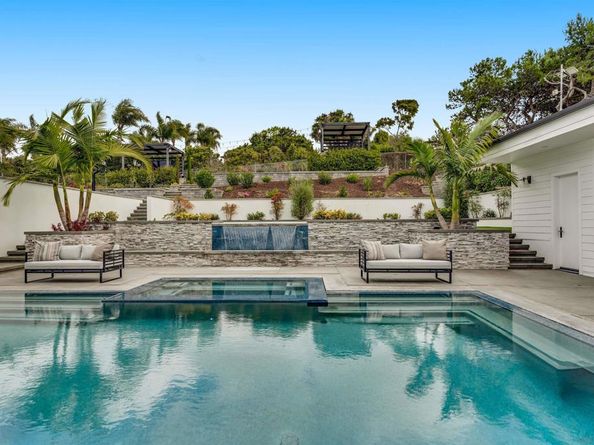 6389 Castejon, La Jolla CA 92037