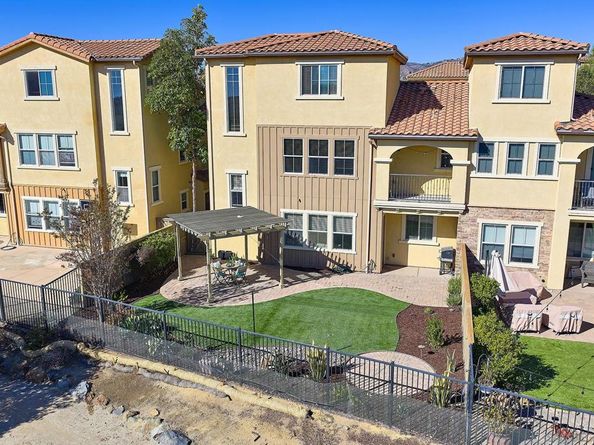 8541 Old Stonefield Chase, San Diego CA 92127