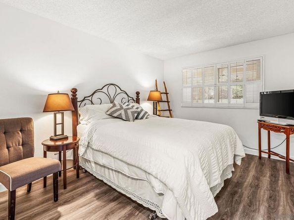 1261 La Mirada Ave, Escondido CA 92026