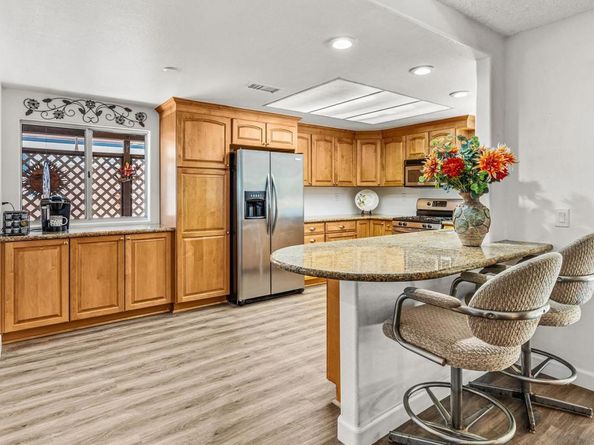 1261 La Mirada Ave, Escondido CA 92026