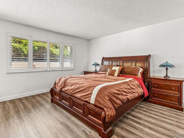 1261 La Mirada Ave, Escondido CA 92026