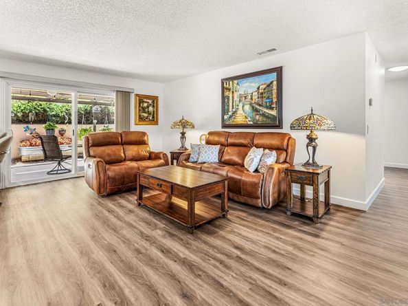 1261 La Mirada Ave, Escondido CA 92026