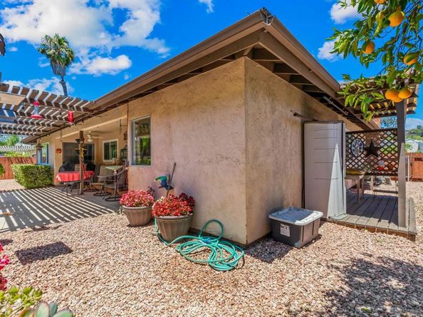 1261 La Mirada Ave, Escondido CA 92026