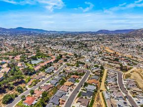 1261 La Mirada Ave, Escondido CA 92026