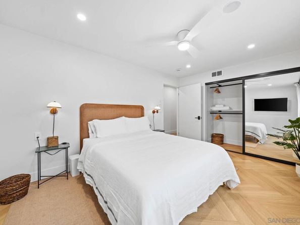 7376 Fay Ave, La Jolla CA 92037