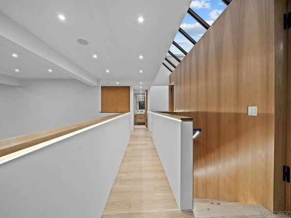 7376 Fay Ave, La Jolla CA 92037