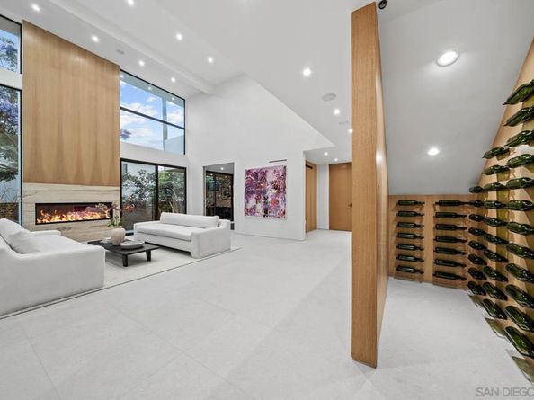 7376 Fay Ave, La Jolla CA 92037