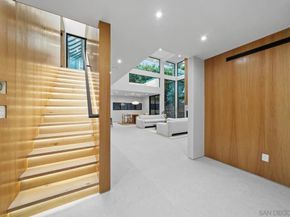 7376 Fay Ave, La Jolla CA 92037