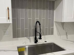 9929 Erma Rd 102, San Diego CA 92131